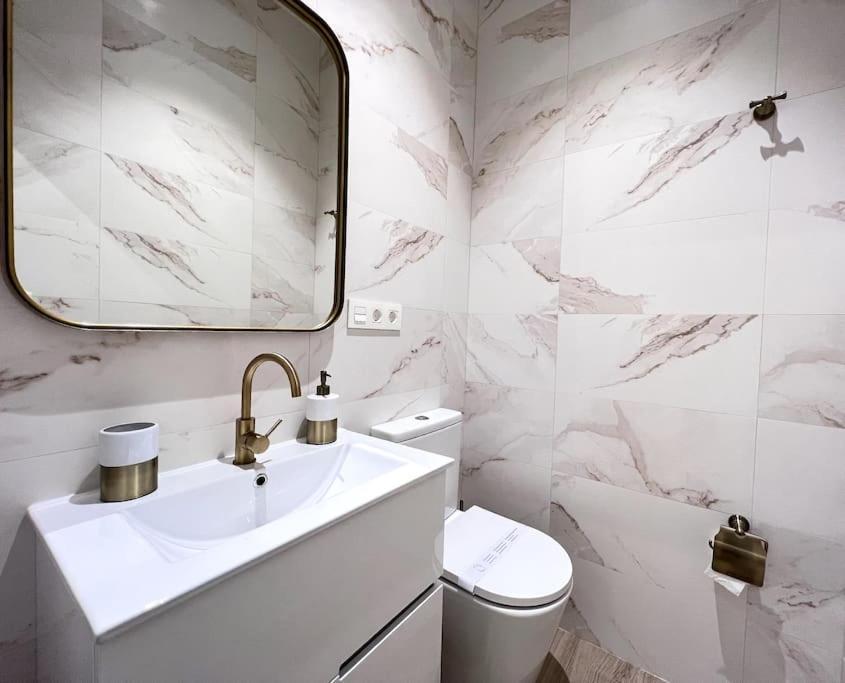 Апартаменты Auxiliadora Luxury Севилья Экстерьер фото